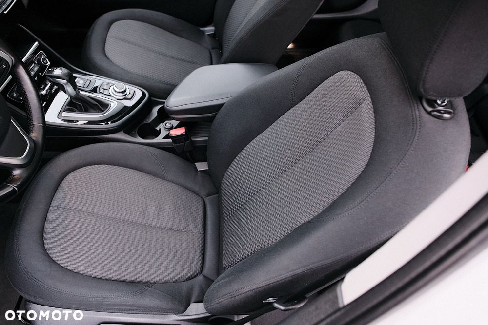 BMW Seria 2 218i - 26