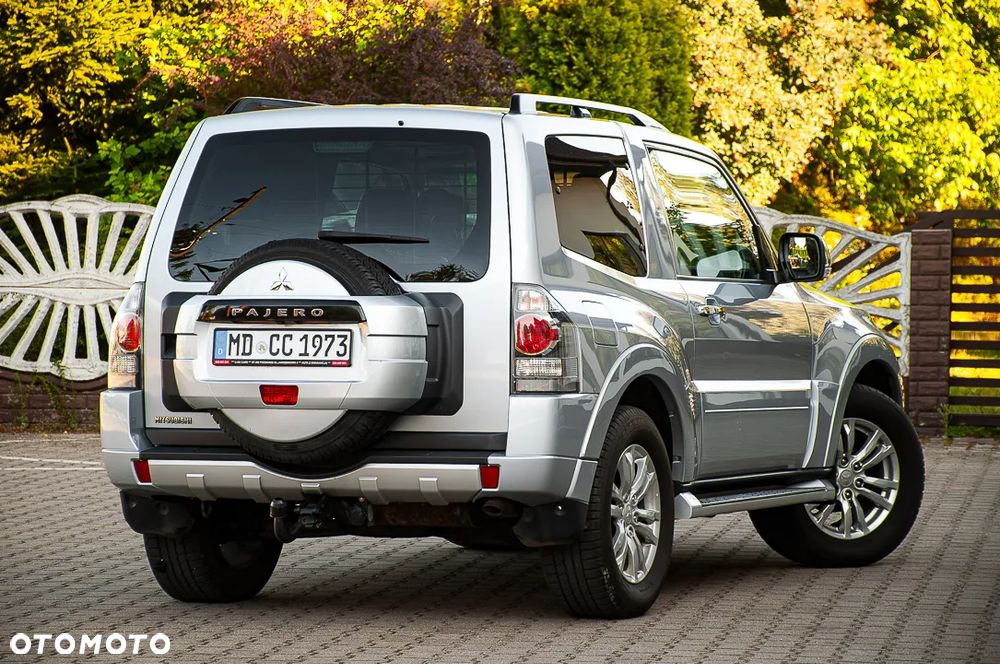 Mitsubishi Pajero 3.2 DI-D Automatik Limited Edition - 4