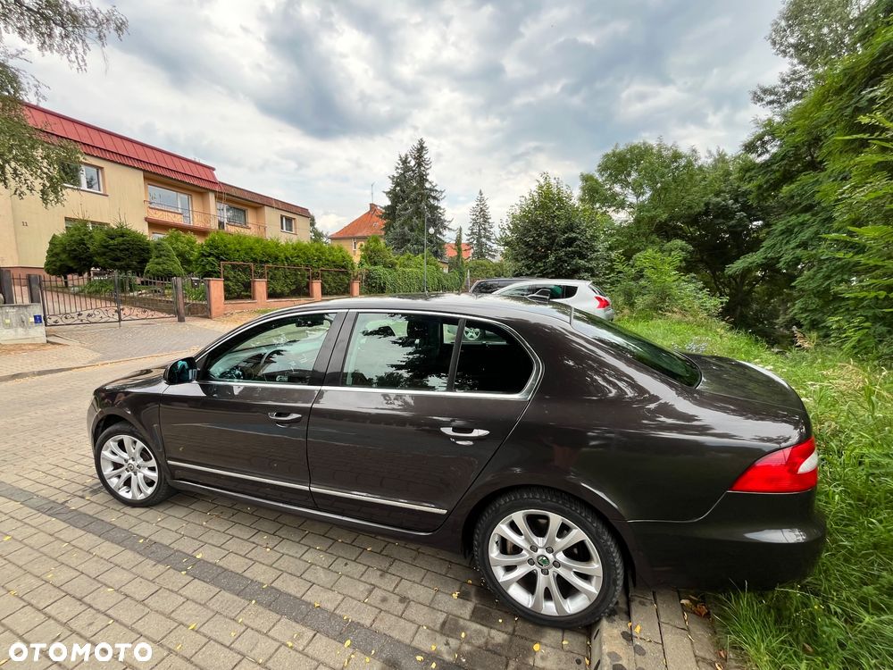 Skoda Superb 2.0 TDI Platinum DSG - 3