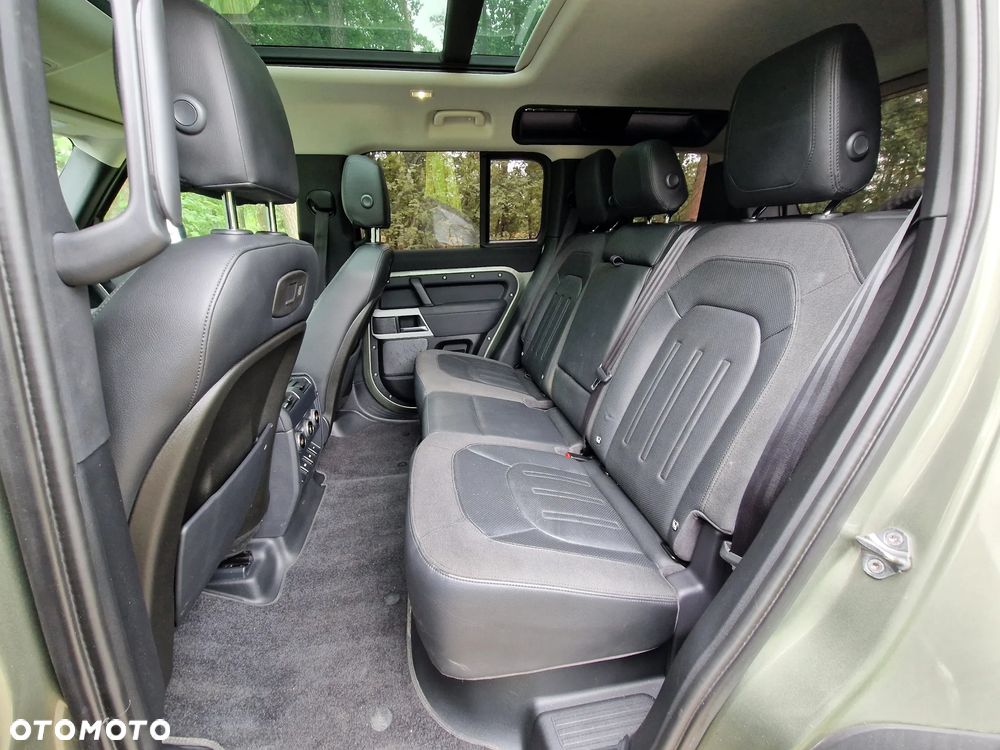 Land Rover Defender 2.0 D240 S - 9