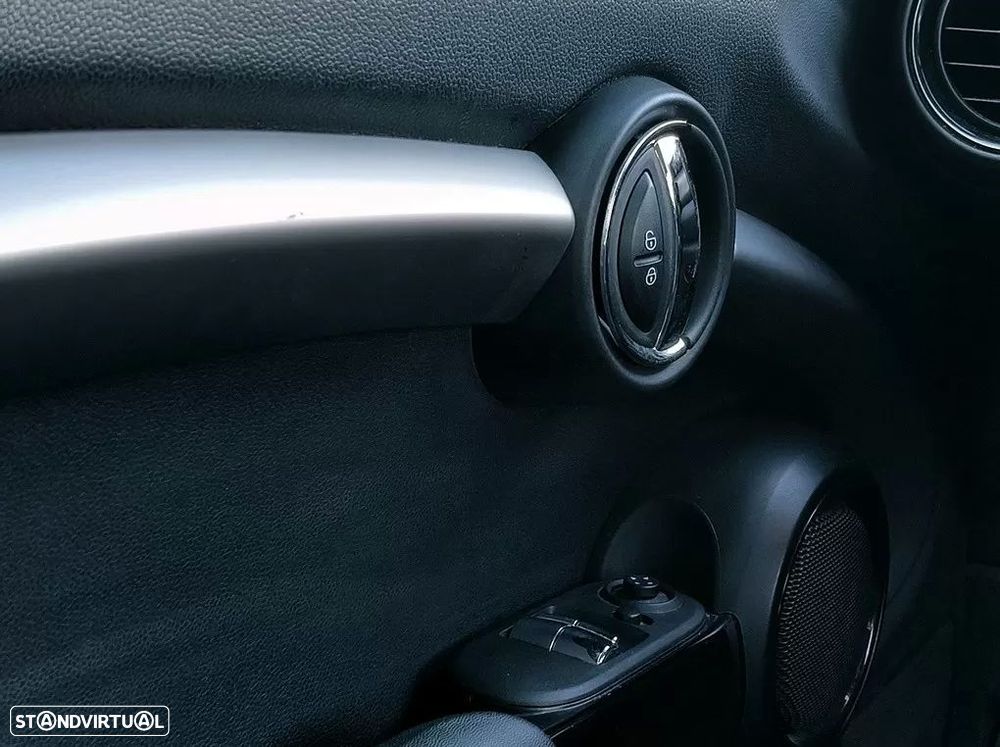 MINI 3 Portas One D - 22