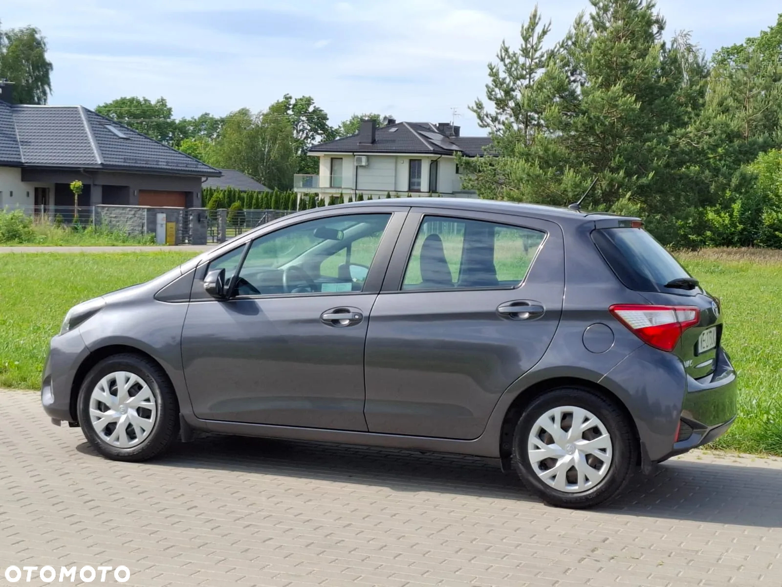 Toyota Yaris 1.0 Premium - 24
