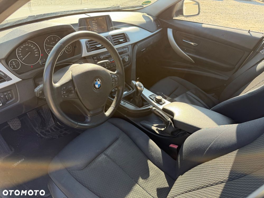 BMW Seria 3 318d Edition Luxury Line Purity - 14