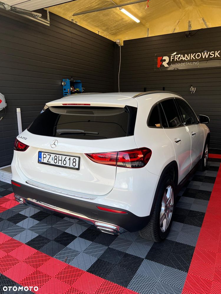 Mercedes-Benz GLA 250 8G-DCT - 9
