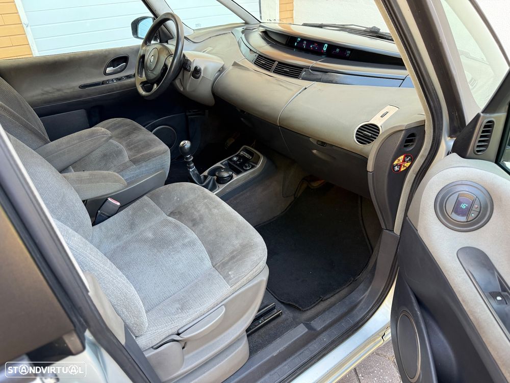 Renault Espace 2.2 dCi Authentique - 12