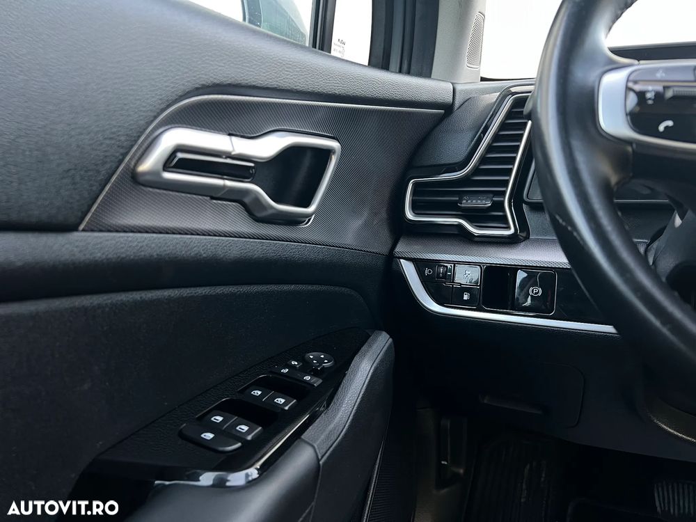 Kia Sportage 1.6 T-GDI PHEV 6AT 4x4 Business Line - 16
