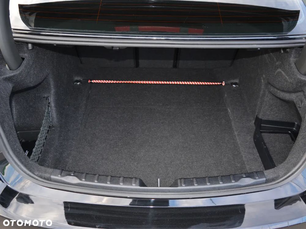 BMW Seria 3 318i Sport Line Shadow - 36