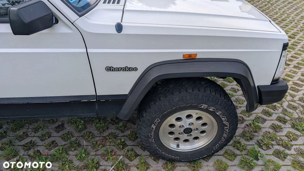 Jeep Cherokee - 17