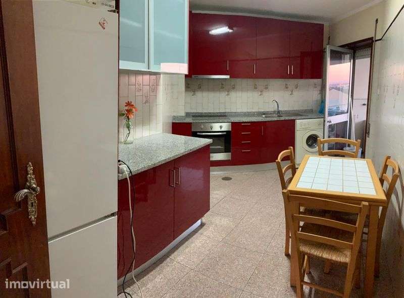 Aluga se apartamento T3 / quartos - Grande imagem: 5/11