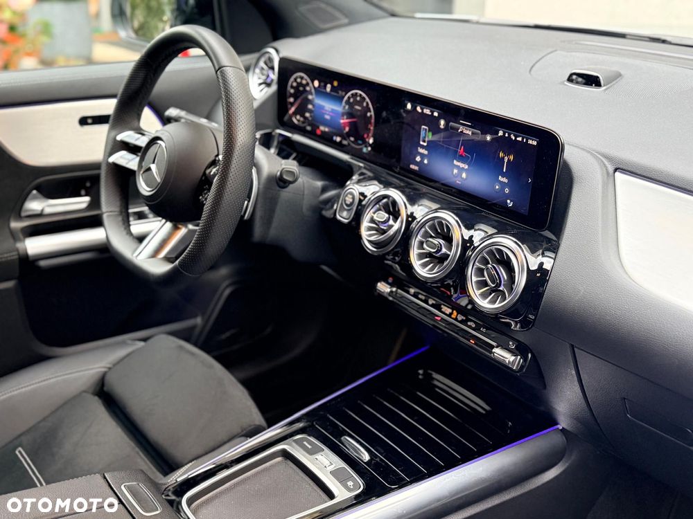 Mercedes-Benz GLA - 29
