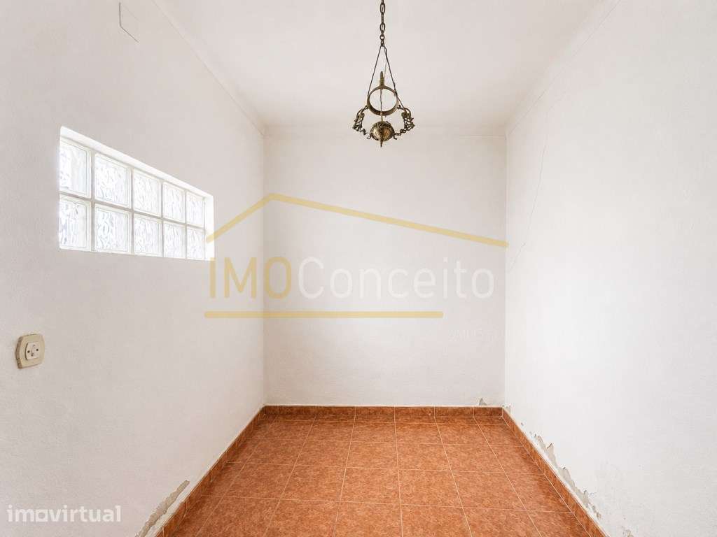 Moradia T4|| ||Tomar|| Apeadeiro|| Aldeia|| Campo - Grande imagem: 3/45