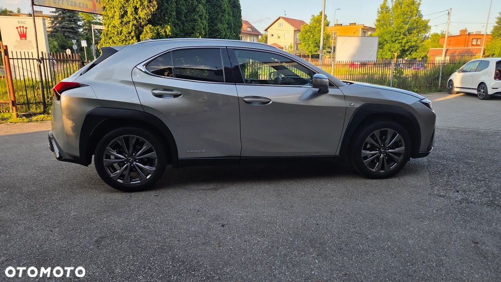 Lexus UX 250h F Sport 2WD - 2