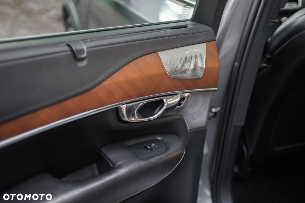 Volvo XC 90 - 21
