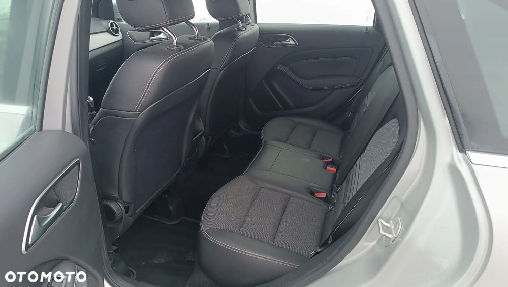 Mercedes-Benz Klasa B 180 BlueEFFICIENCY Edition Style - 15