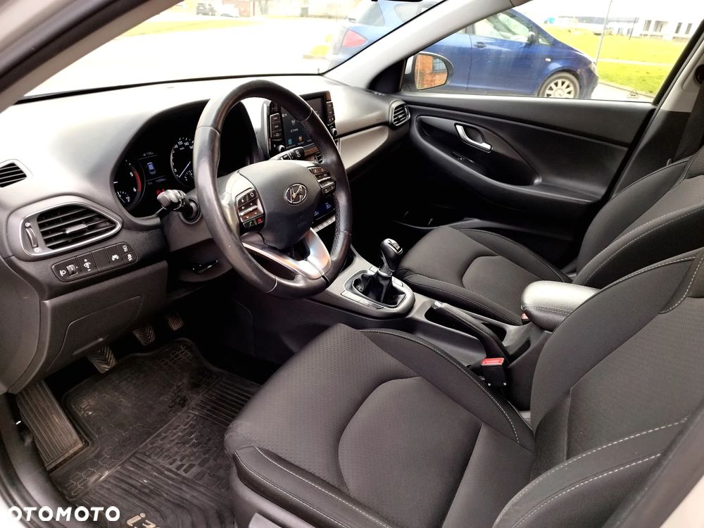 Hyundai i30 1.6 D Comfort - 12