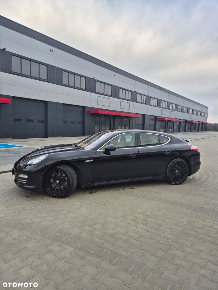 Porsche Panamera 4S - 4