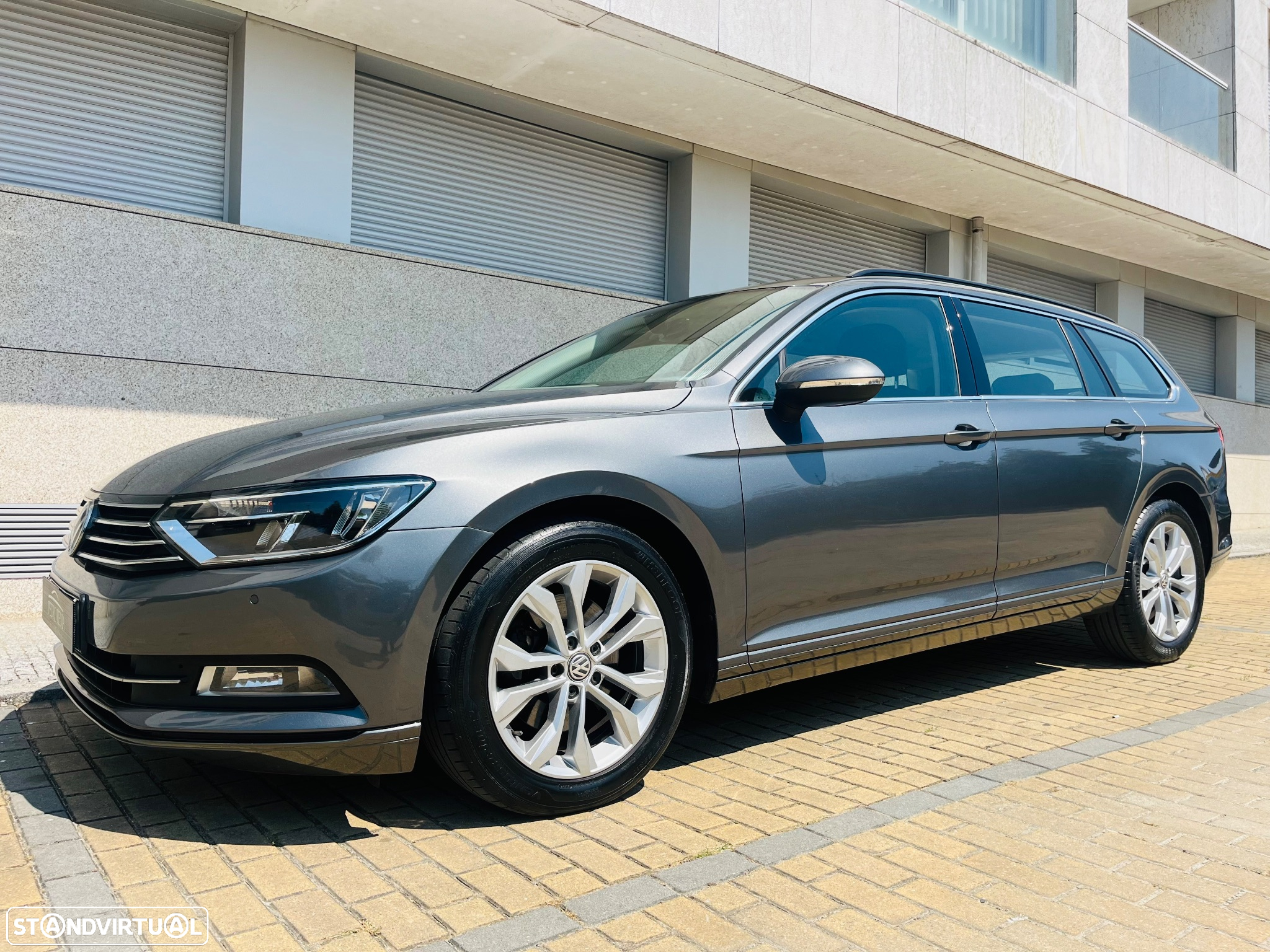 VW Passat Variant 2.0 TDi Confortline - 11