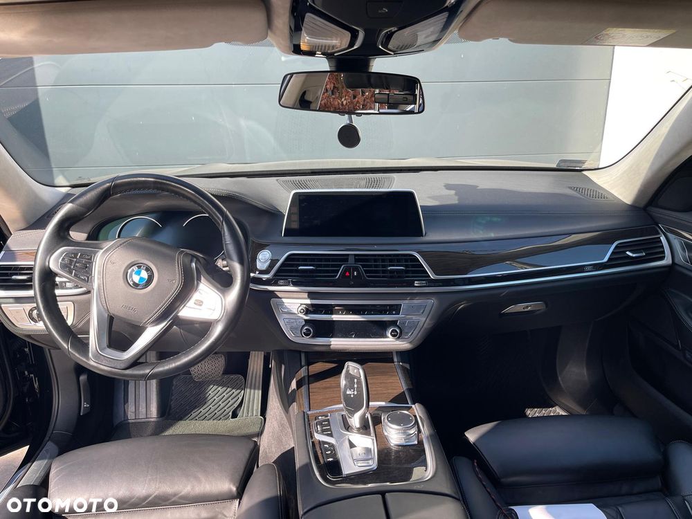 BMW Seria 7 730d xDrive - 9