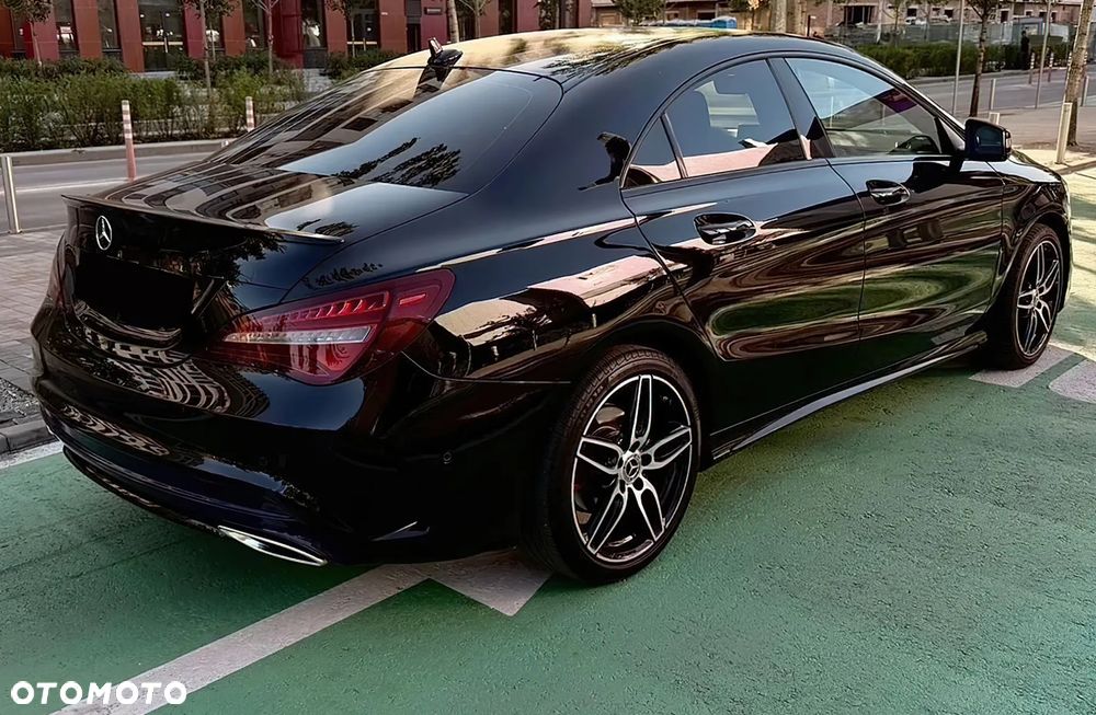 Mercedes-Benz CLA 250 4Matic 7G-DCT UrbanStyle Edition - 4