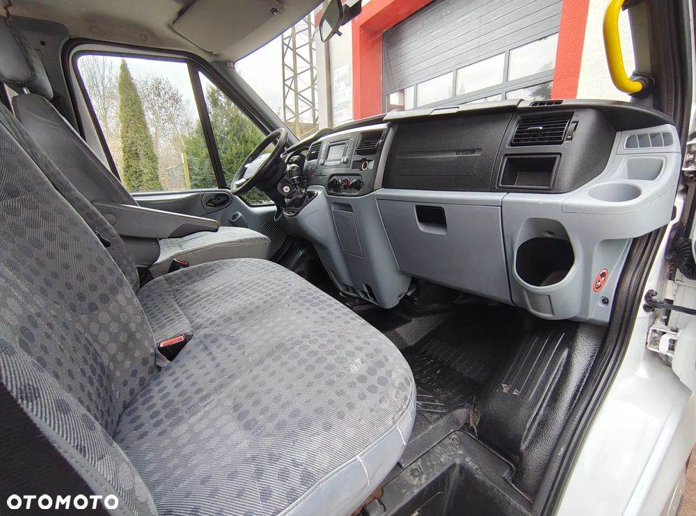 Ford Transit - 9