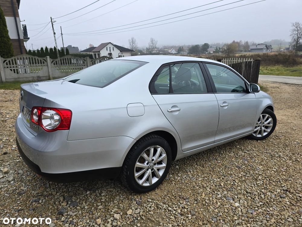 Volkswagen Jetta 1.4 TSI Comfortline - 4