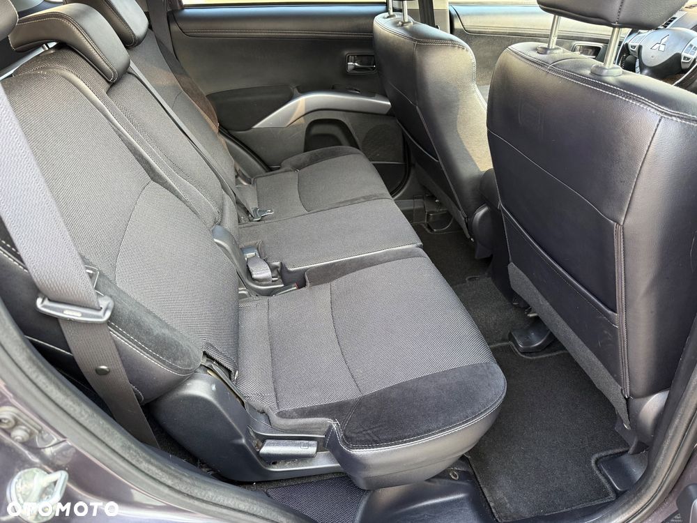 Mitsubishi Outlander 2.0 2WD Invite - 31