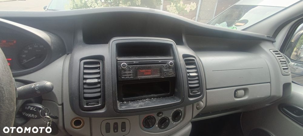 Opel Vivaro - 8