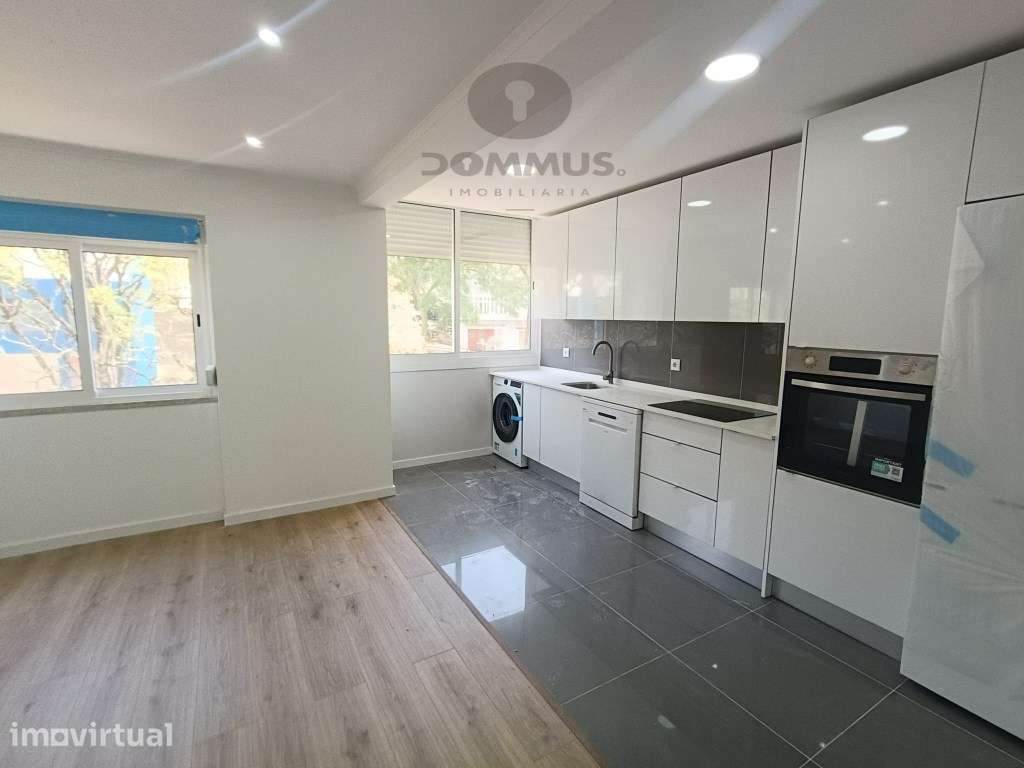 Apartamento T2 Totalmente Remodelado na Amadora - Grande imagem: 4/22