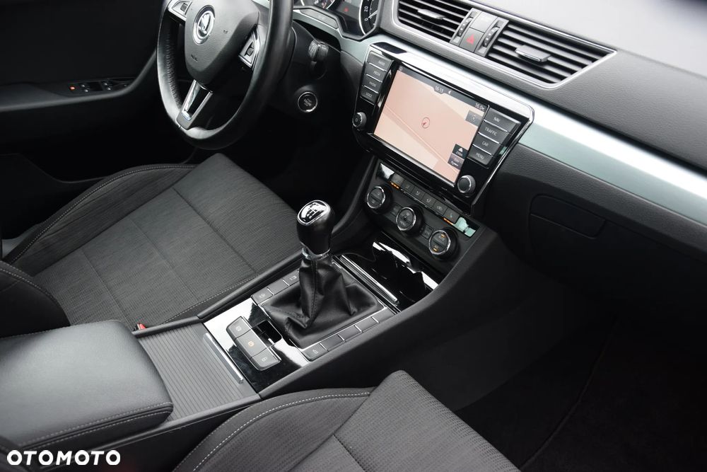 Skoda Superb 2.0 TDI Ambition - 13