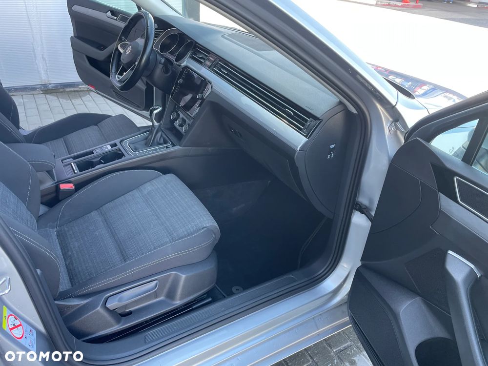 Volkswagen Passat 1.5 TSI EVO Trendline - 9
