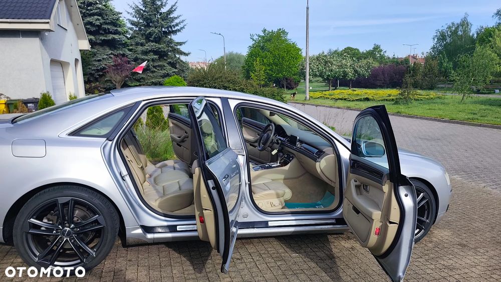 Audi A8 4.2 Quattro - 40