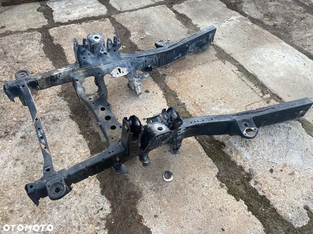 Toyota Land Cruiser 100 Przód Ramy 4,2 D 4,7 B - 2