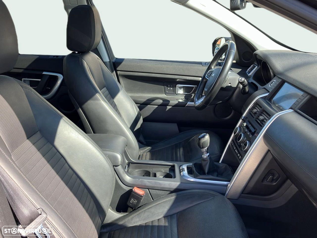 Land Rover Discovery Sport 2.0 eD4 HSE - 17
