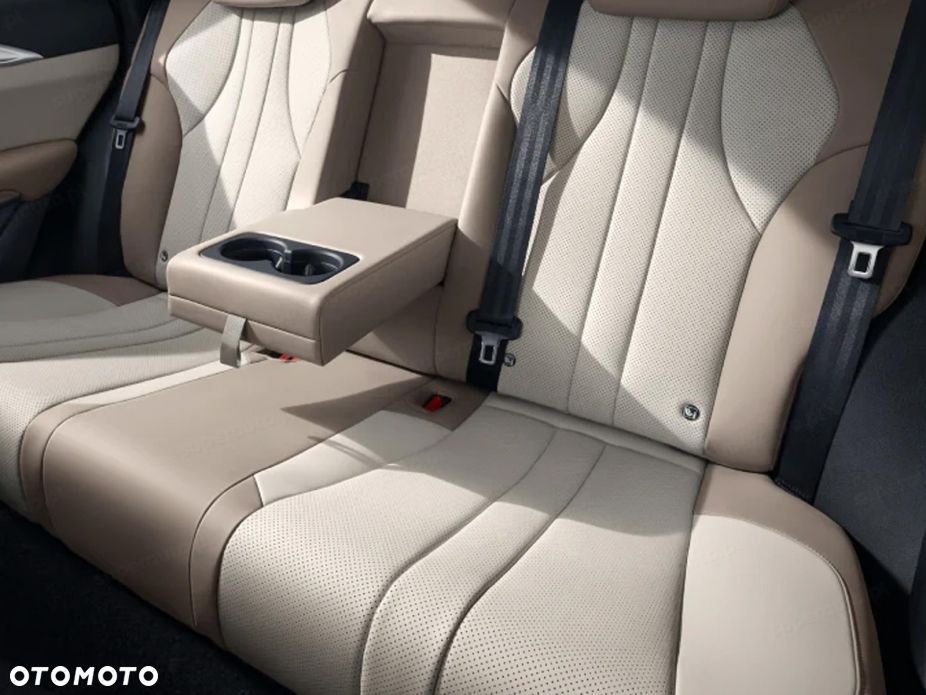 BYD Sealion 5 - 8