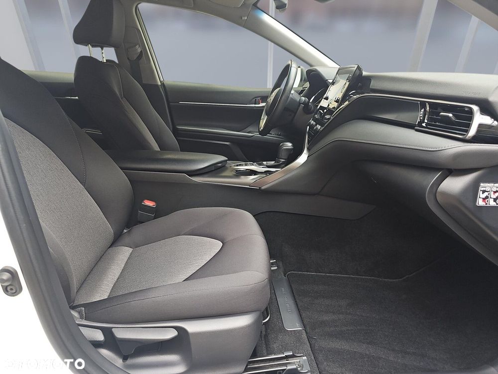 Toyota Camry 2.5 Hybrid Comfort CVT - 11