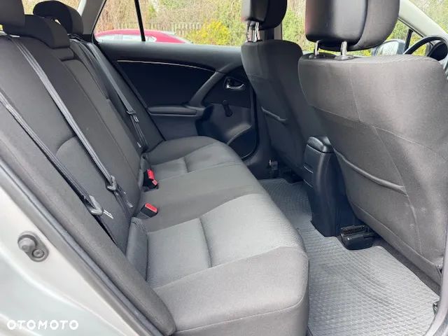 Toyota Avensis - 15