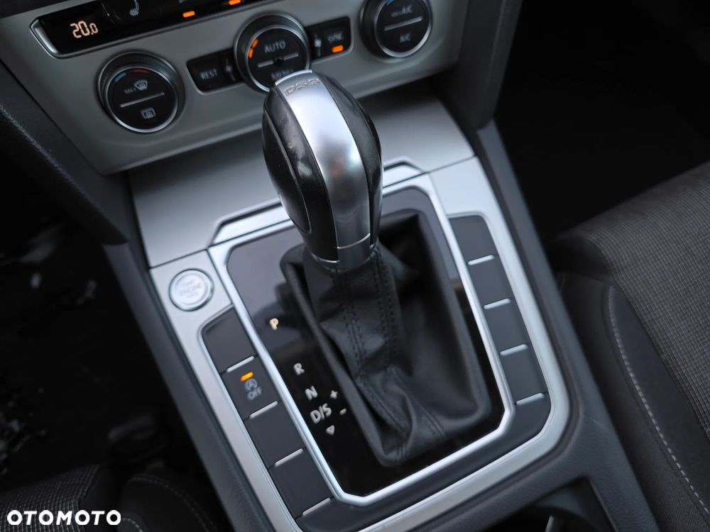 Volkswagen Passat 2.0 TDI BMT Comfortline DSG - 22