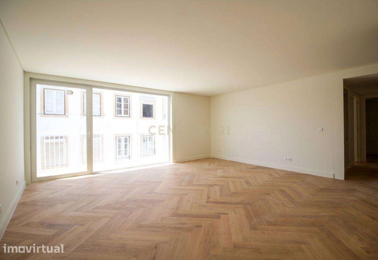 Luxuoso apartamento T2 com vista de rio em Alcântara, Lisboa - Grande imagem: 2/13