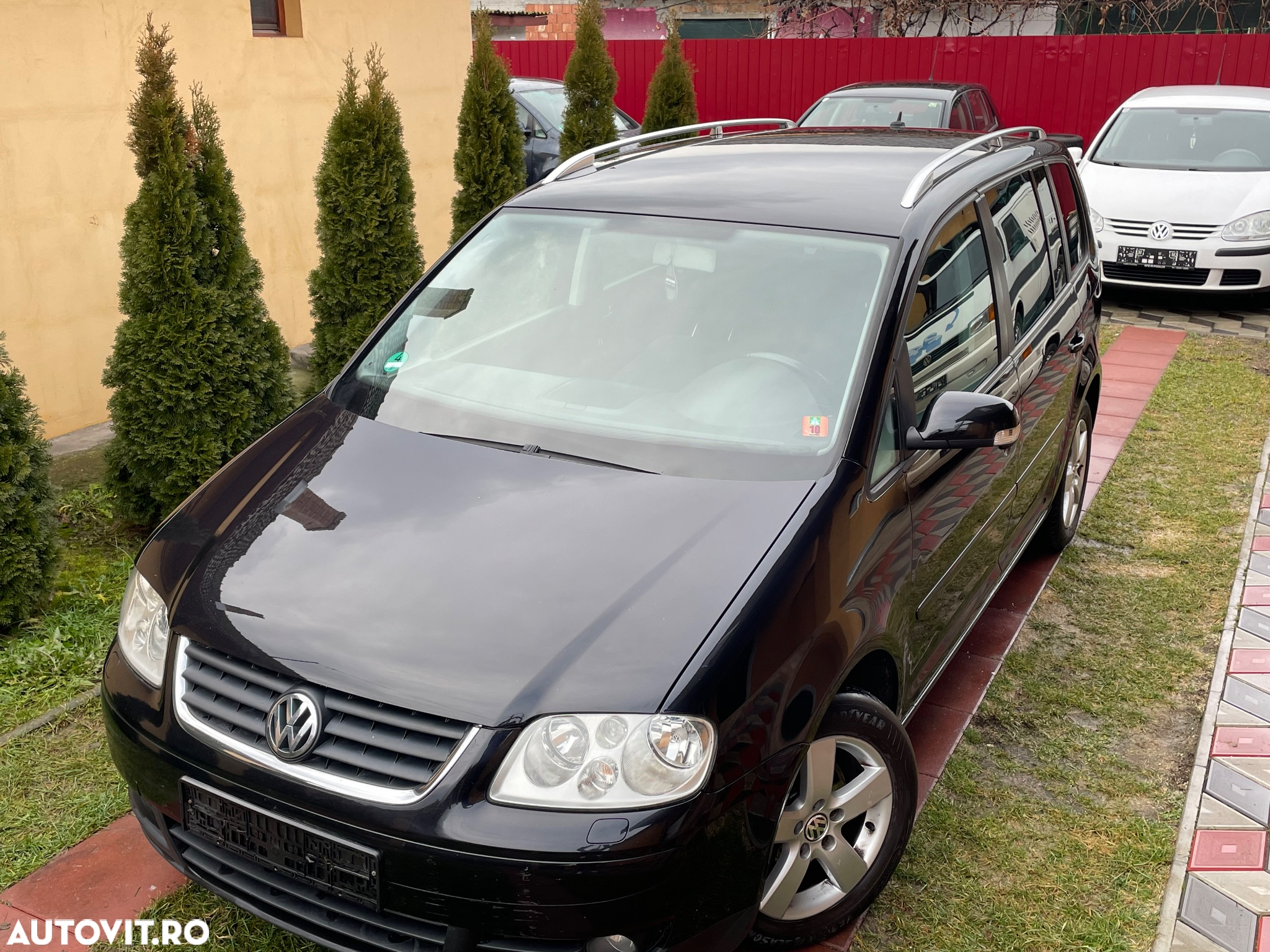 Volkswagen Touran 2.0 TDI DPF DSG Trendline - 23