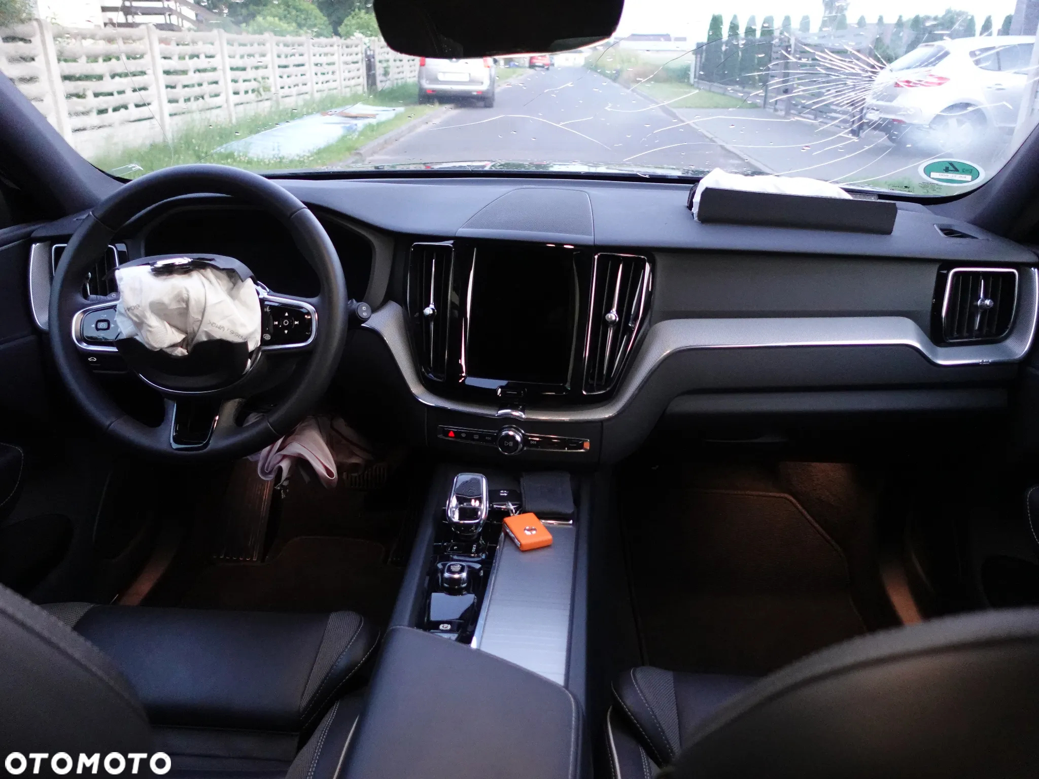 Volvo XC 60 B4 D AWD Plus Dark - 4