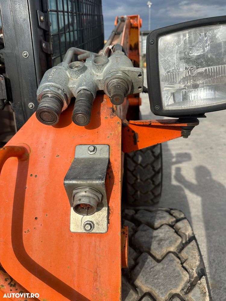 Case SR 250 Loader - 12