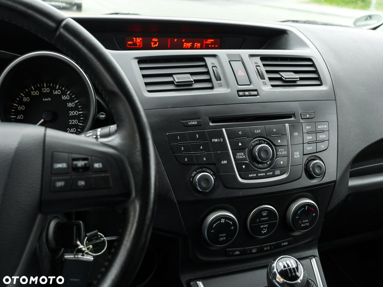 Mazda 5 - 19