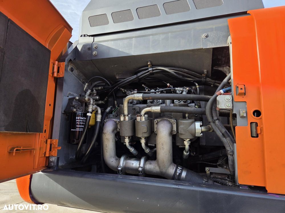 Hitachi ZX350, 2018, 8.061h, cupa noua, Masa operationala 35,6t, Inst hidr pe picon pe brate, inst hidr rotire, gresare automata, senile 90% ok, 3 pompe hidr HITACHI, produs in JAPONIA, Isuzu 282CP, Ad sapare 7,5m, ridica 22t, STARE F BUNA-PROMOTIE 89.900EUR - 32