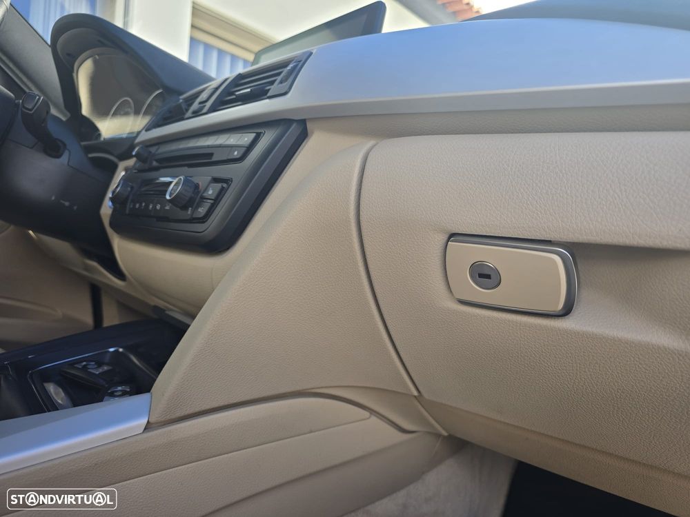 BMW 320 i Efficient Dynamics Edition Sport Line - 13