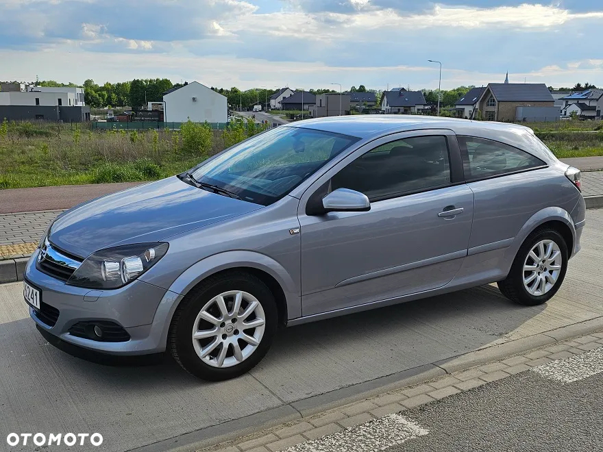 Opel Astra GTC 1.6 Edition Plus - 2