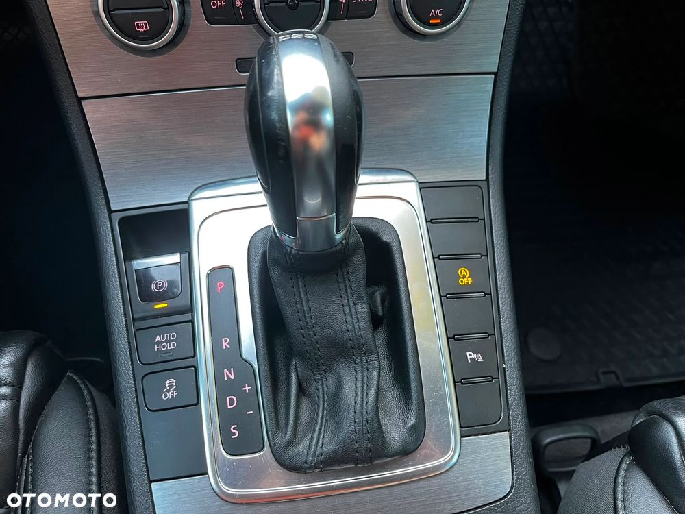 Volkswagen Passat 2.0 TDI Comfortline DSG - 18
