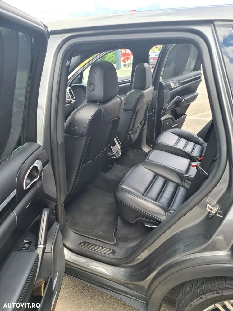 Porsche Cayenne S Diesel Platinum Edition - 8