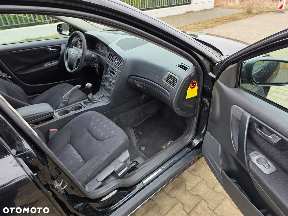 Volvo V70 2.4 Premium - 6
