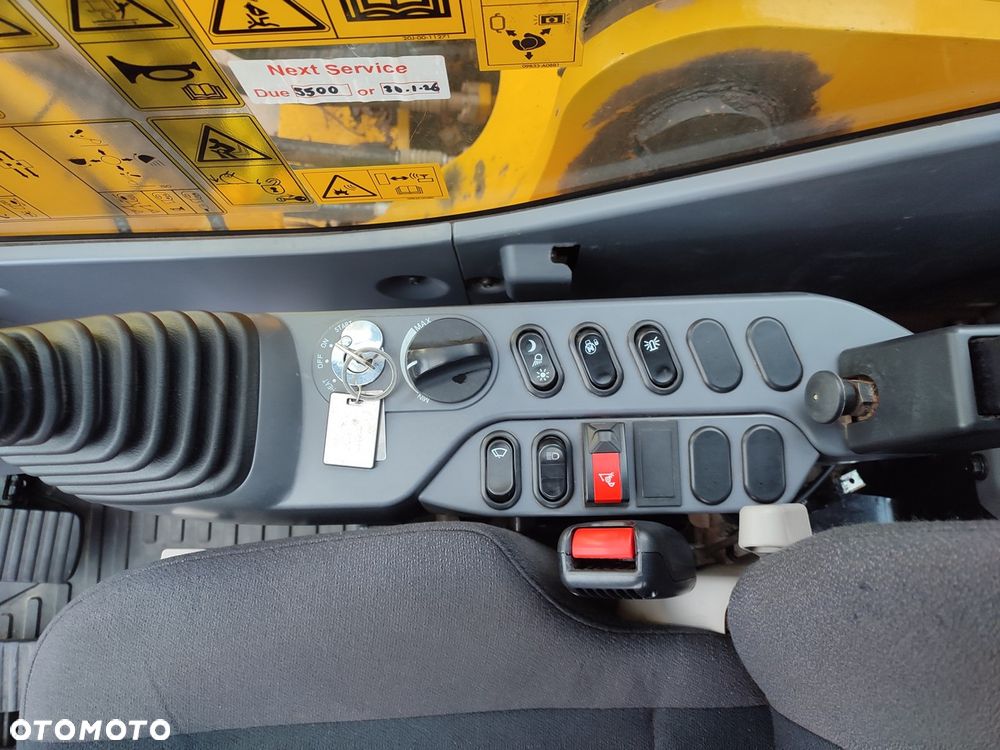 Komatsu PC 210 LC-11 - 37