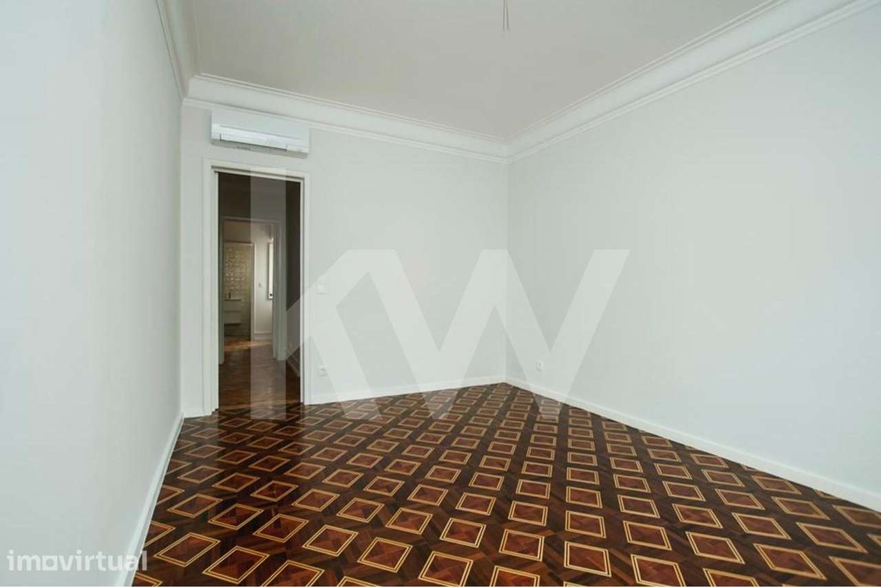 Apartamente Bastante Luminoso a poucos passos do Metro ( Linha Verde) - Grande imagem: 5/24